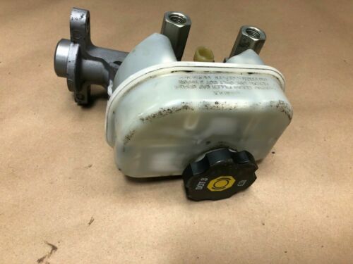 2000 2005 BUICK LESABRE POWER BRAKE MASTER CYLINDER W/O RESERVOIR PIPE LINE OEM+