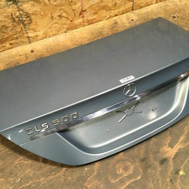 2006 2011 MERCEDES CLS500 W219 REAR TRUNK LID HATCH EMBLEM & CHROME MOLDING OEM+