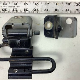 2006 AUDI A8L AWD REAR LOWER RIGHT PASSENGER SIDE DOOR HINGE SUPPORT SET OEM+