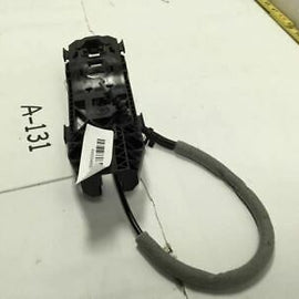 2009 2018 VOLKSWAGEN TIGUAN FRONT RIGHT DOOR EXTERIOR HANDLE BRACKET OEM+