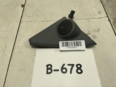 2003 HYUNDAI SANTA FE FRONT RIGHT PASSENGER DOOR MIRROR CORNER COVER SPEAKER