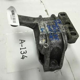 2009 2010 2011 VOLKSWAGEN TIGUAN 2.0 TSI M/T RIGHT ENGINE MOUNT SUPPORT BRACKET